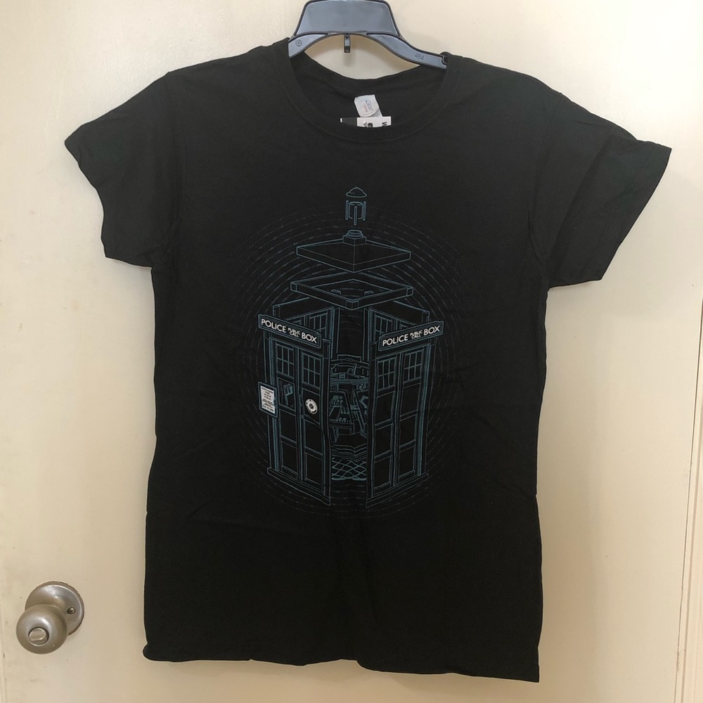 Nerd Block Tardis t-shirt (large) NWT